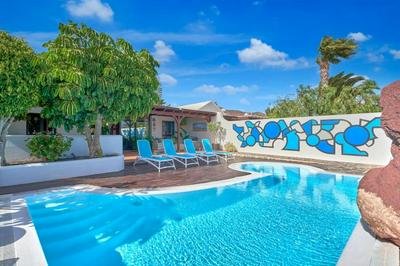 Casa Petra Peaceful & Private, Sea Views, Pool & BBQ