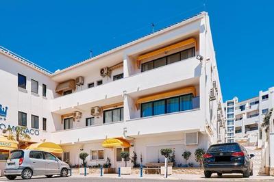 Apartment Monaco mit Pool