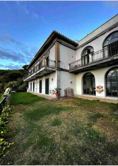 Spacious apartment with sea view in Massa Lubrense