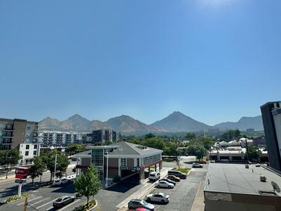 Downtown Condo with Mountain Views