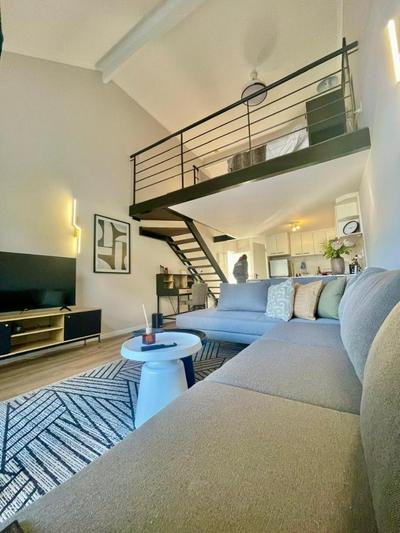 Charming, Sunny and Spacious Mezzanine Retreat
