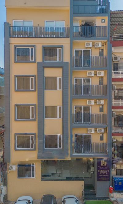 Perfectstayz Premium Laxmi Heritage with Rooftop Pool & Cafe