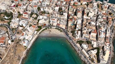 Oikos luxury central apartment