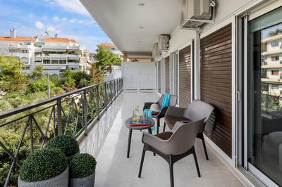 Elegant & Central 3BR in Glyfada
