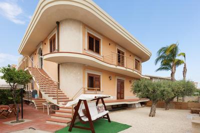 Villa Benazar Luxury House 150 meters from the beach