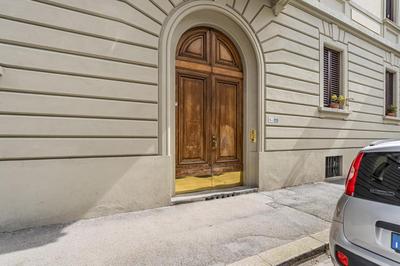 GuestHost - Giardino della Fortezza Modern Apt x6 with Patio