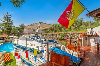 Etna's boat house