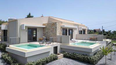 A V Luxury Apartments with Private Pools