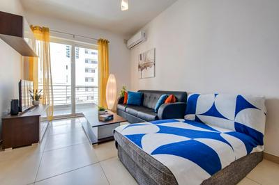Modern 2BR Apt with Balconies in St Julians, Paceville - APT 5 by Vaganza