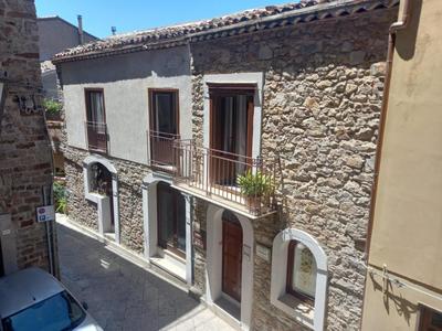 casa storica vista panoramica borgo medievale