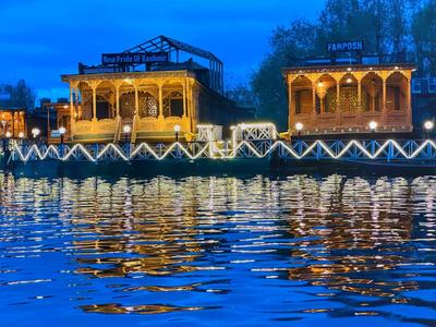 Houseboat New Pride Of Kashmir
