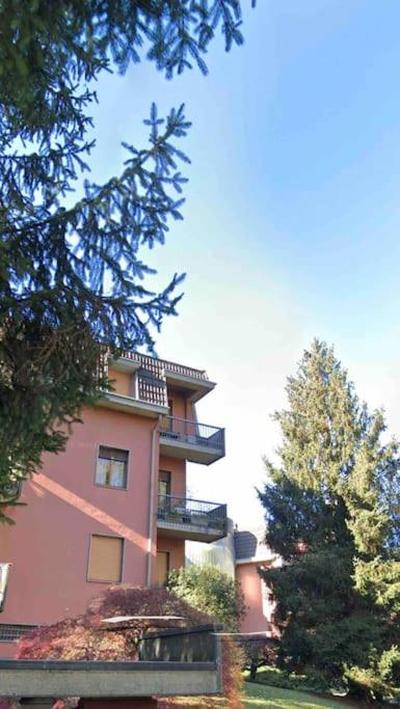 Spacious 3 bdr 2 bath, 5 min from Varese Center
