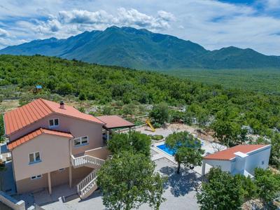 Perfect holiday in Vila Hany home