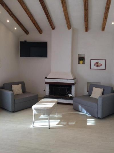 Villa Marga, private garden, patio, (shared) pool, 3 large bedrooms