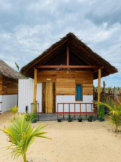 Amwaj Blue Cabana Arugambay