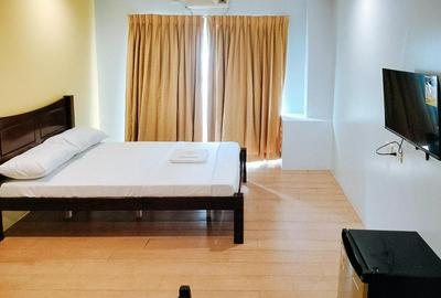 RedDoorz at The Vjour Suites