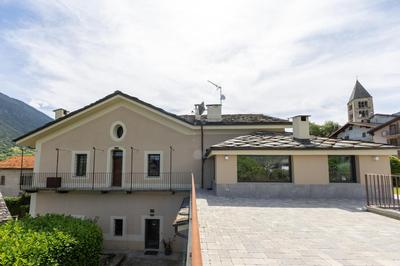 Manor House