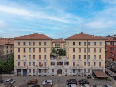 Xenia Apartments - Colorful suite in Città Studi area