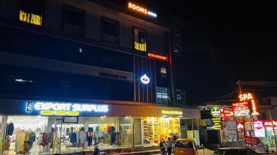 Karipur Rooms