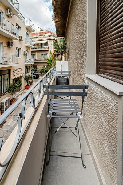 Grace Plaka under Acropolis