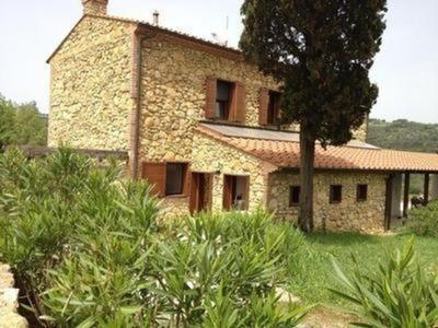 Ferienhaus in Montescudaio mit Großem Garten