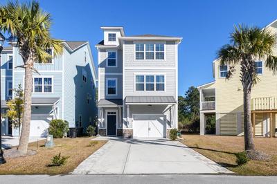 (5) The Hideaway NEW Build Pool Rec Room 5 min. Drive to Beach Baby & Kid Friendly