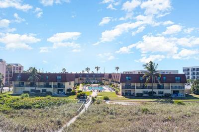 Beachfront with heated pool, 60 seconds to beach