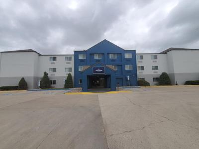 AmericInn by Wyndham Minot