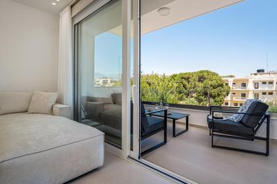 Renia Suite, Near The Sea