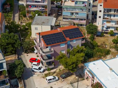 Pinia Apartment Split