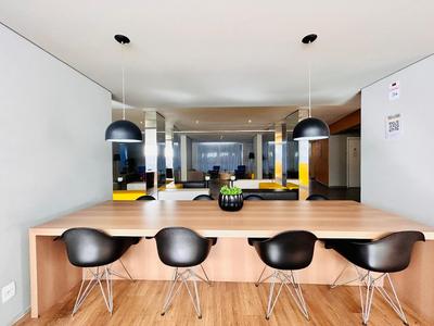 Vitta Apt 3 min from Allianz, Pool, Parking & Wi-Fi
