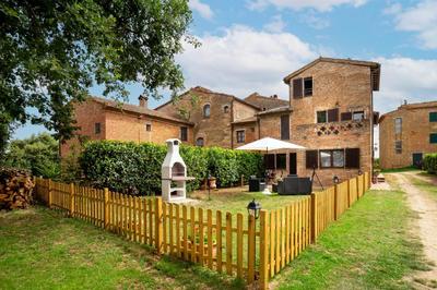 GuestHost - Le Spighe - Charming Apt with Communal Pool and Air Conditioning