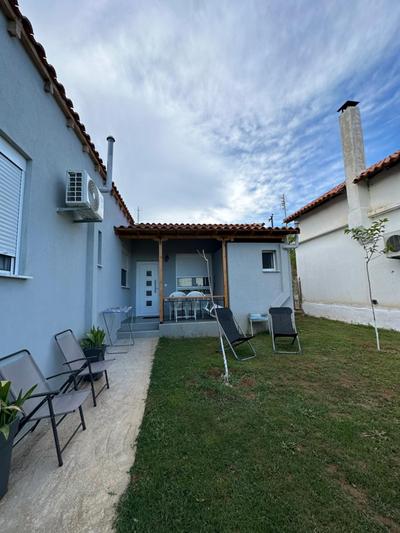 Seashore house Makri