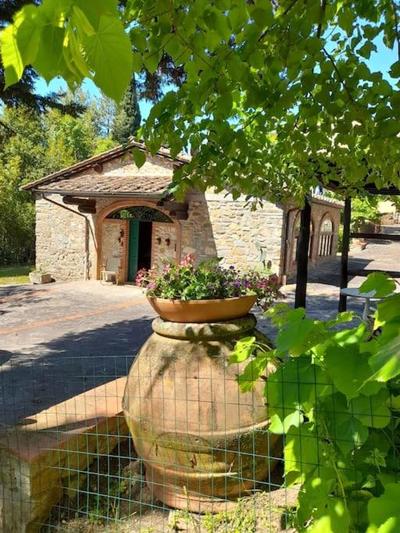 Cozy barn in the green