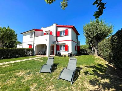 Seafront duplex villas sea view and spacious gardens
