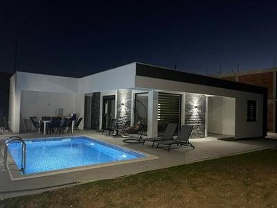 Poolside Idyll