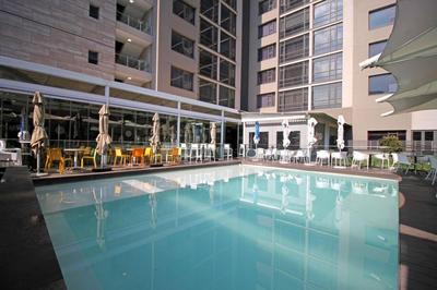 Executive 3 bed apartment with balcony & Executive 2 bed apartment in Sandton