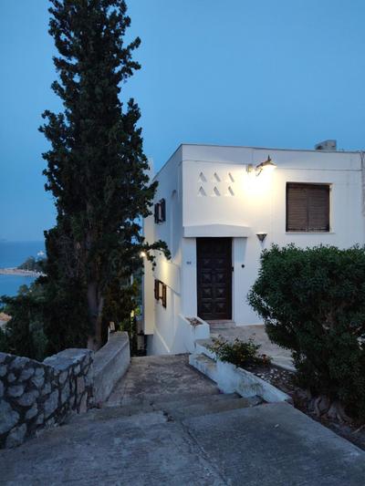 Ligoneri Hillside Cottage Bay View