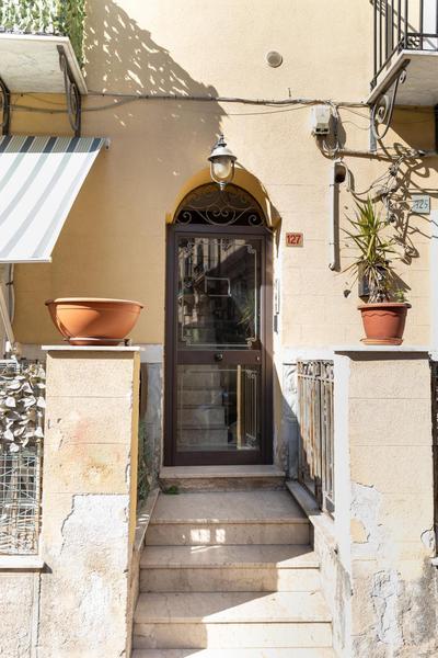 Ludo Holiday House - Charming con patio a due passi dalla cattedrale