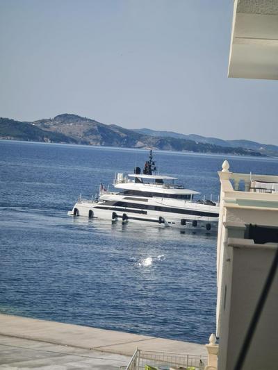 Sea white saranda