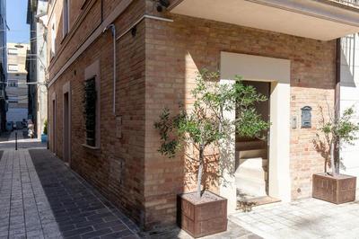 Luxury in the Center by Host Hero