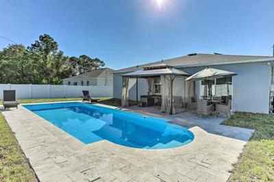Massive 4 bedroom close to the Beach with a pool