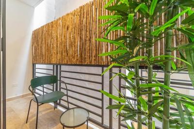 King Suite with Balcony, Gym, Rooftop Pool at Lik Zama