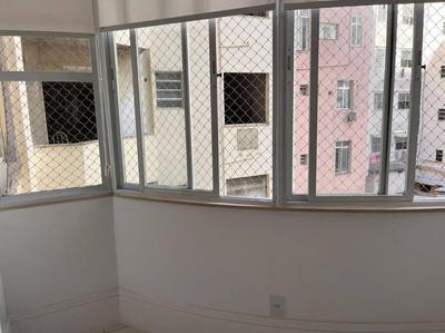 Lindo apt de 3 quartos, uma quadra da praia!