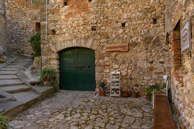 Casa del Sasso, Stifone
