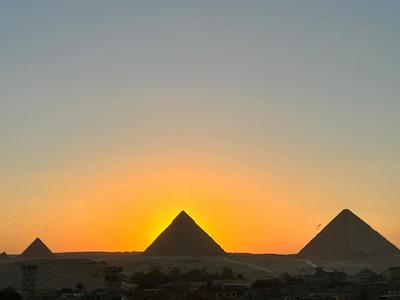 King Khafren Pyramids View Palace