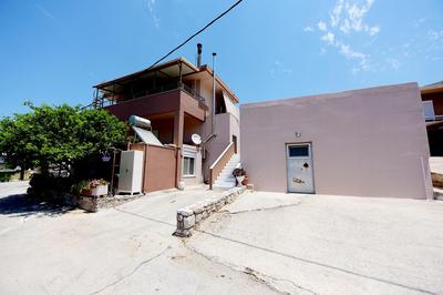 Theros Lux Apartment