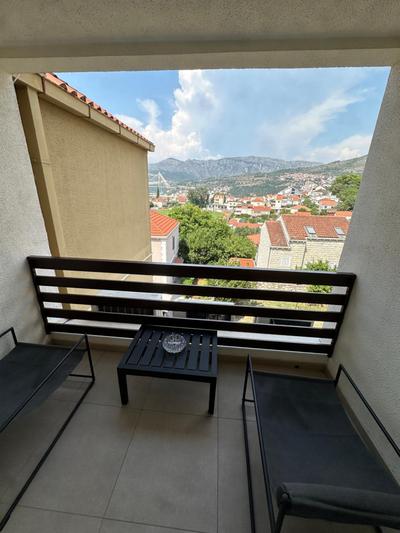 Cruise Ship Bridge View Apartment Luka
