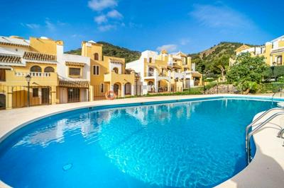 Four Bedroom Townhouse With Communal Pool