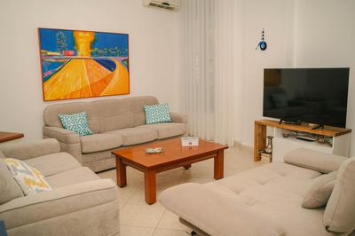 Kote's Home Beachfront Apartment 21